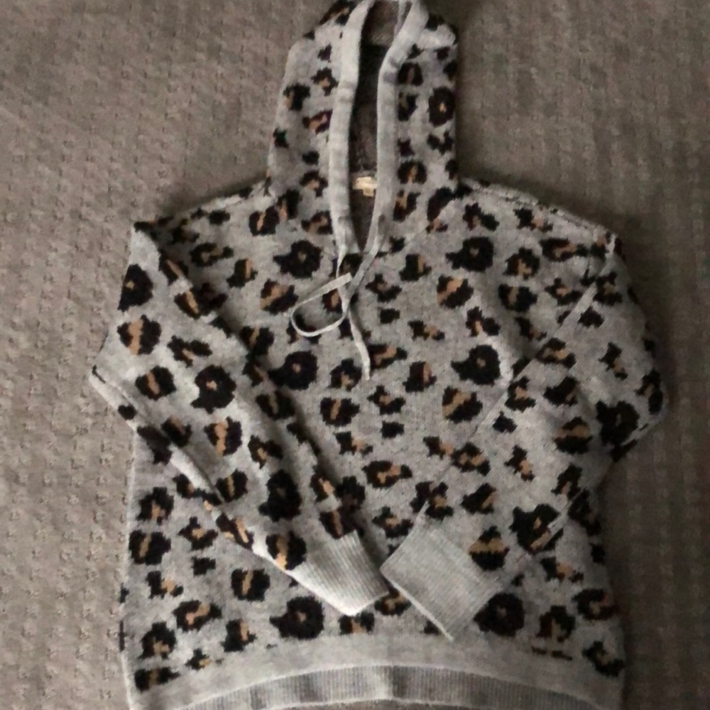 Hooded leopard print sweater